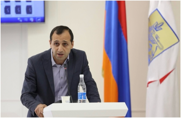 Տո դուք սկի հյուսիս-հարավ ճանապարհի խնդիրները չեք կարողանում լուծել, չէ մի չէ Աջափնյակի մետրո